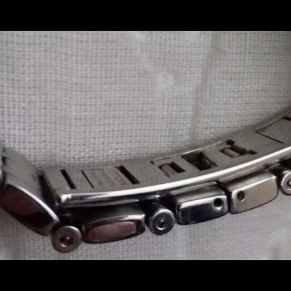 Watch - Picture 3 of 3